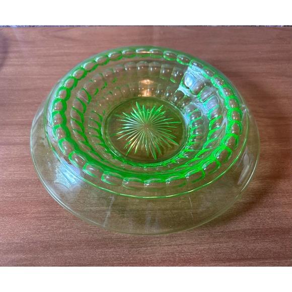 Four piece set of uranium Martha Washington collection by Cambridge glass - Picture 8 of 10